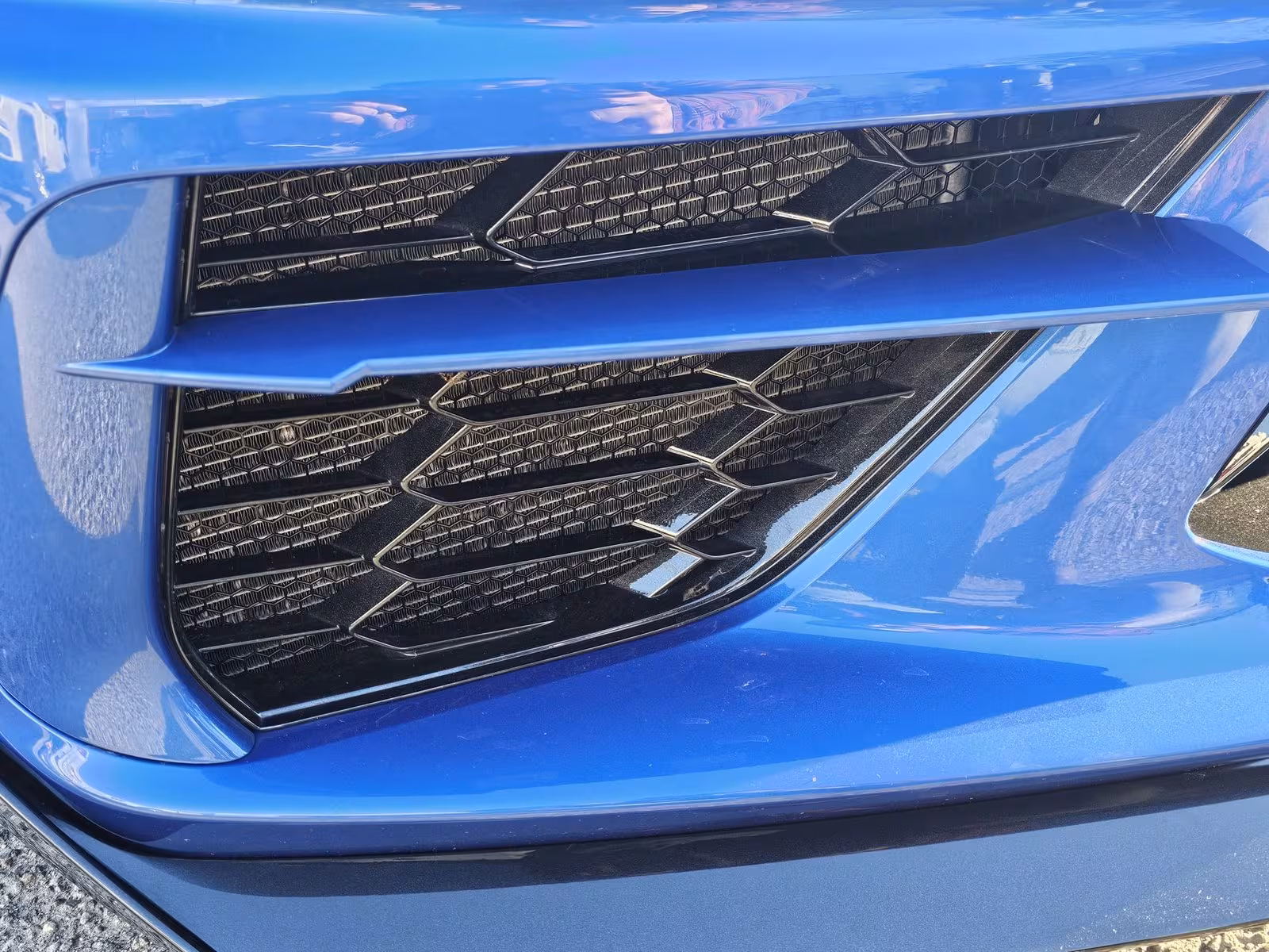 Corvette front vent detail